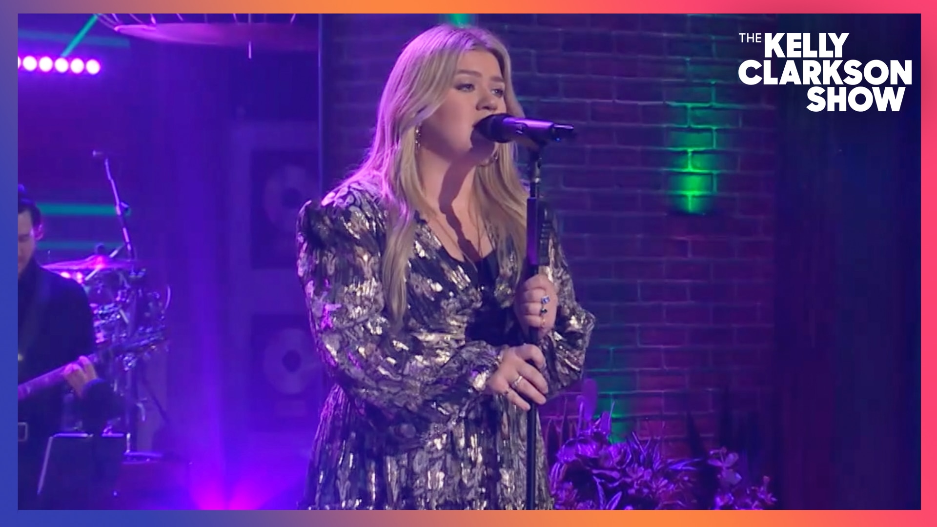 Watch The Kelly Clarkson Show Official Website Highlight Kelly Clarkson Covers She Drives Me 