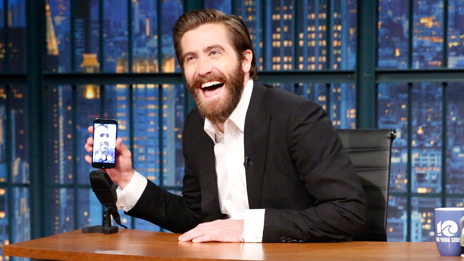Jake Gyllenhaal clears the record: He never made out with Seth Meyers' wife  – Metro US
