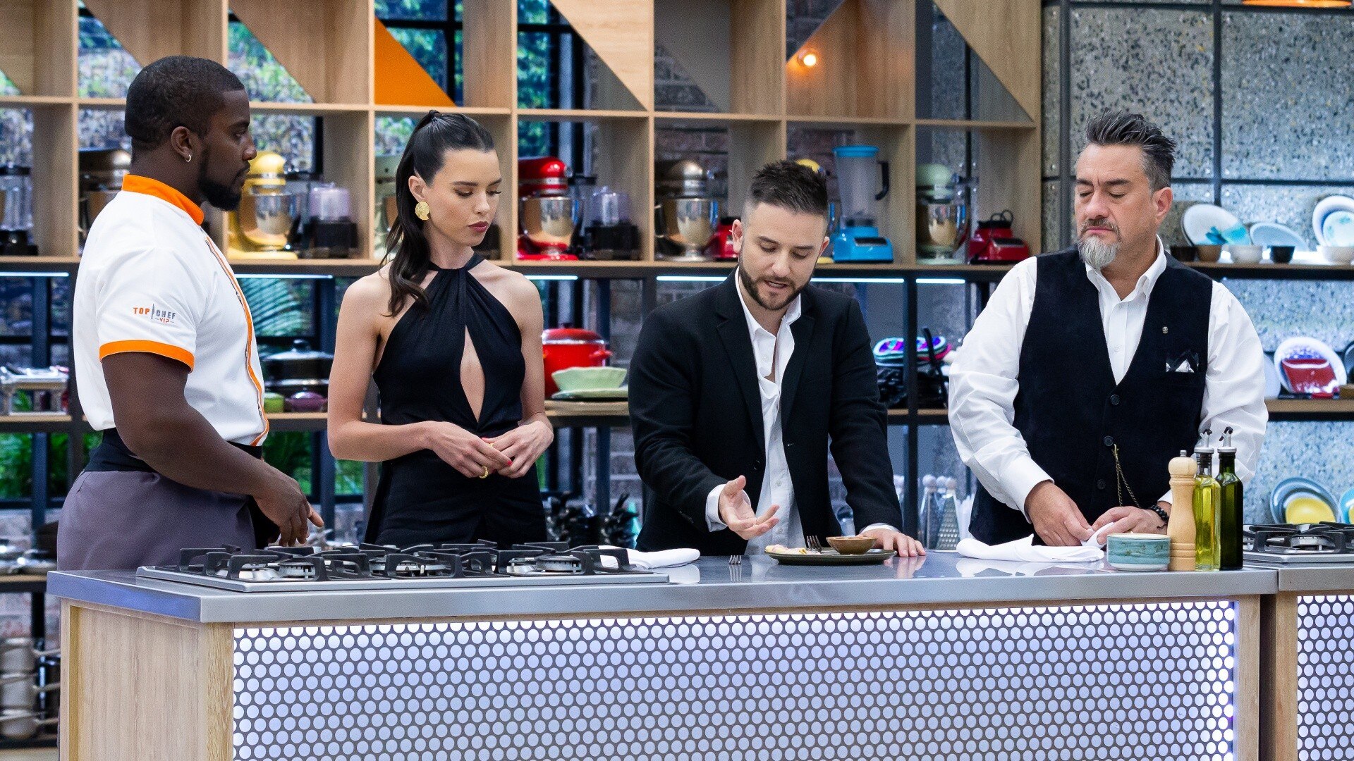 Watch Top Chef VIP Highlight: La Chef Adria Queda Encantada Con El