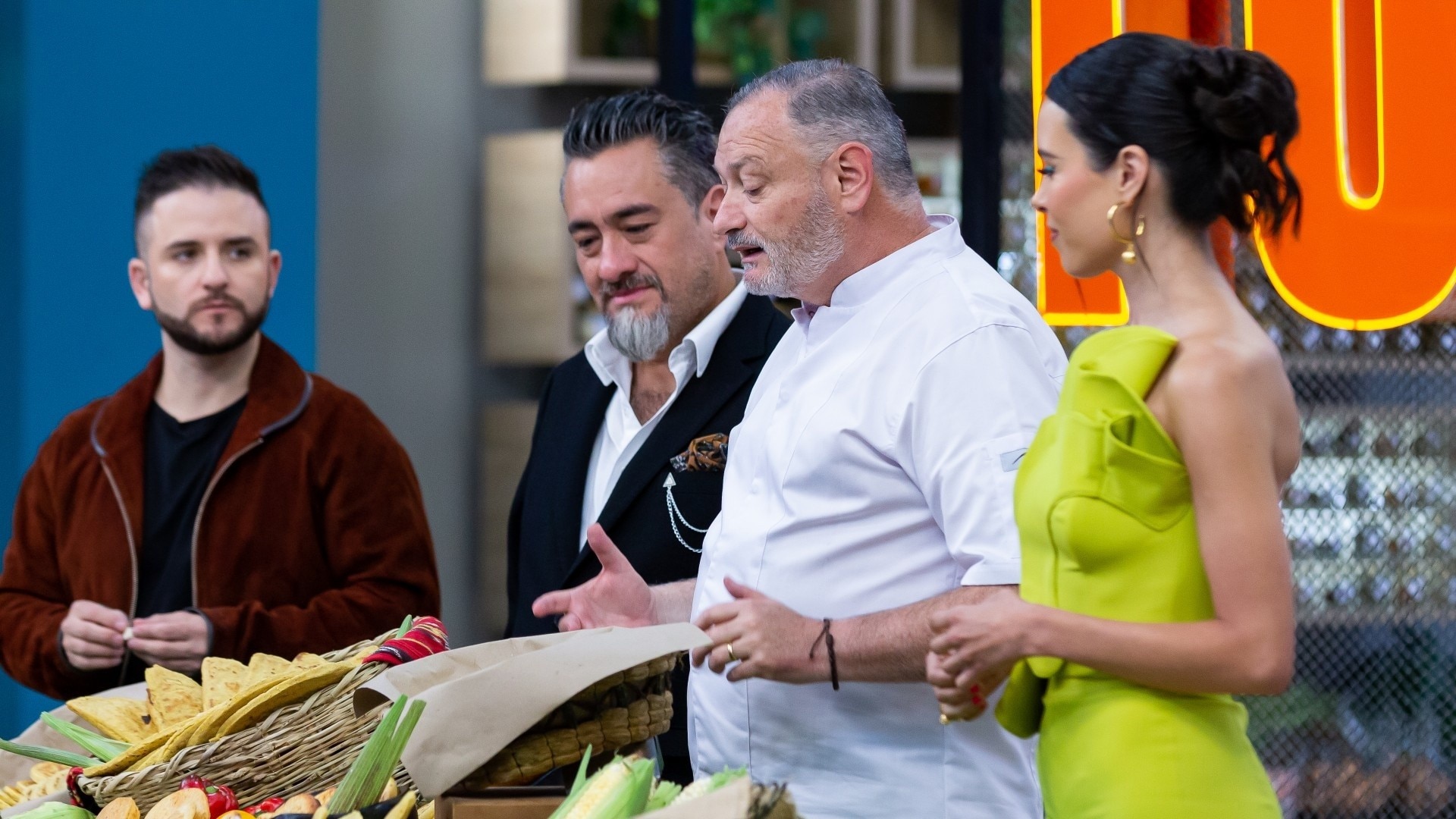 Watch Top Chef VIP Highlight El chef Carlos Gaviria llega a Top Chef