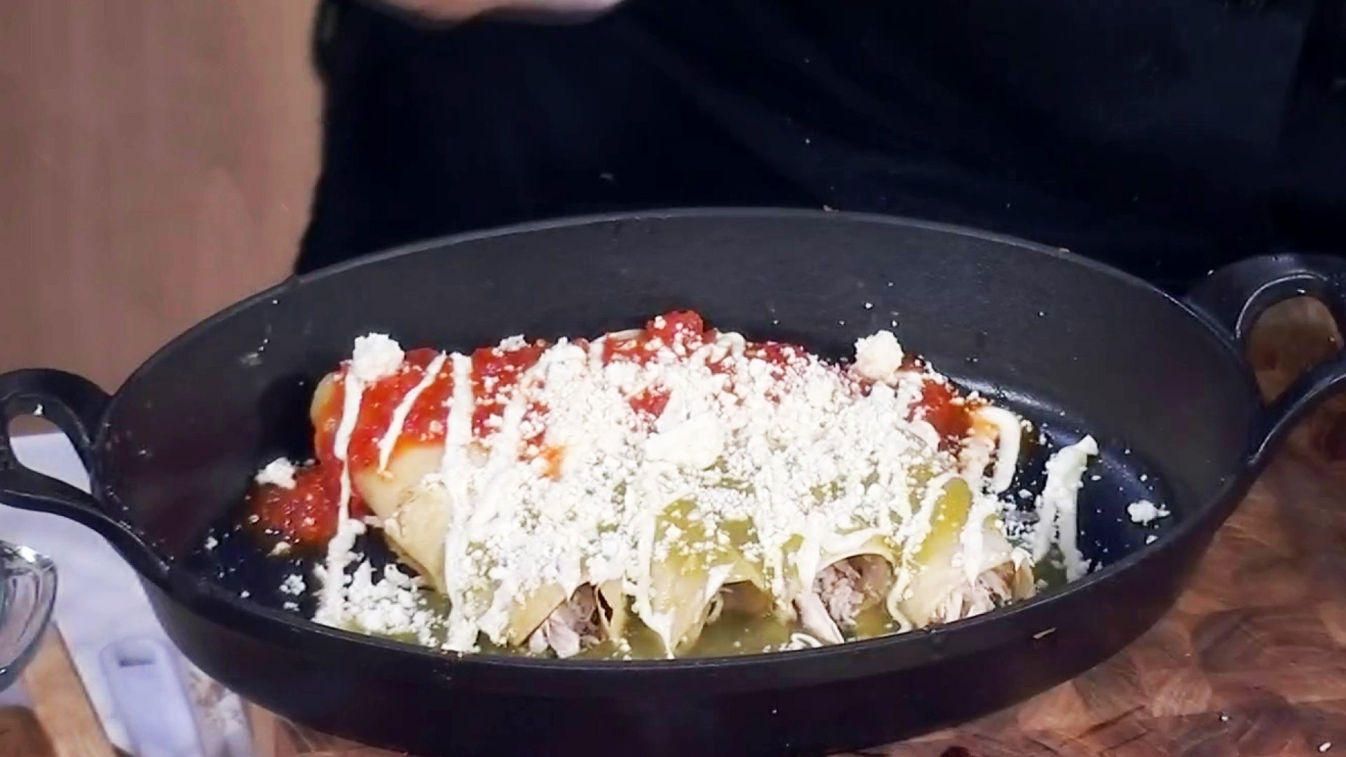 Watch Hoy Día Highlight Receta de enchiladas divorciadas para celebrar