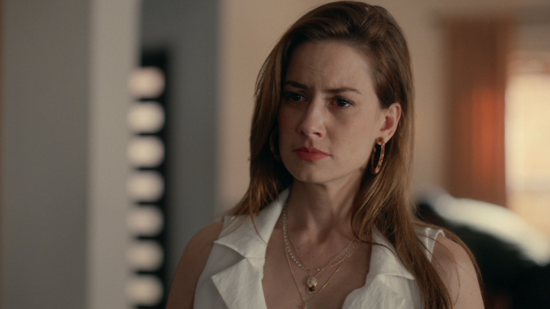 Watch Juego de Mentiras Episode La Fuga