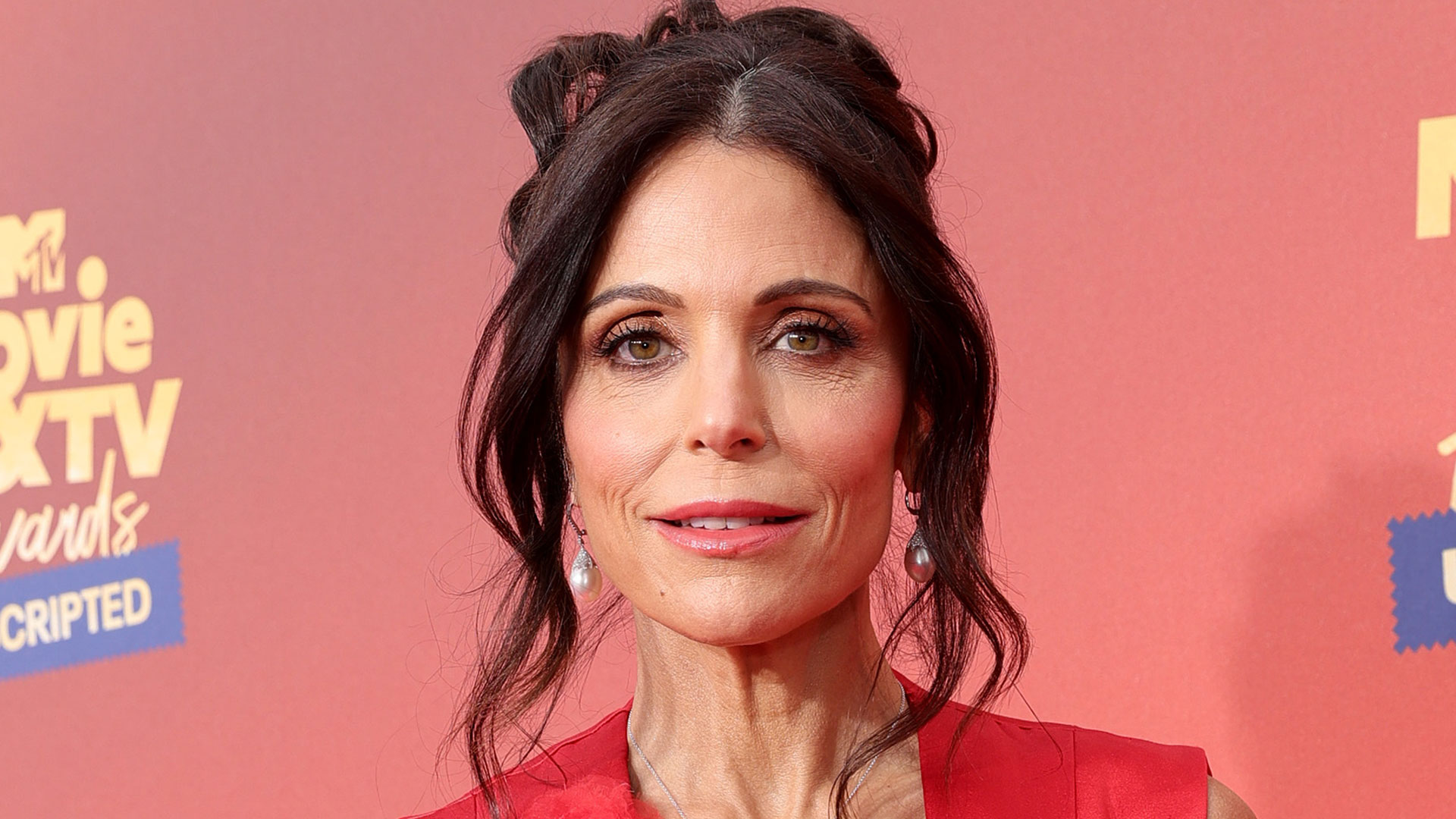 Celebrity Bagessions: Bethenny Frankel Has Her Hands Full With Her