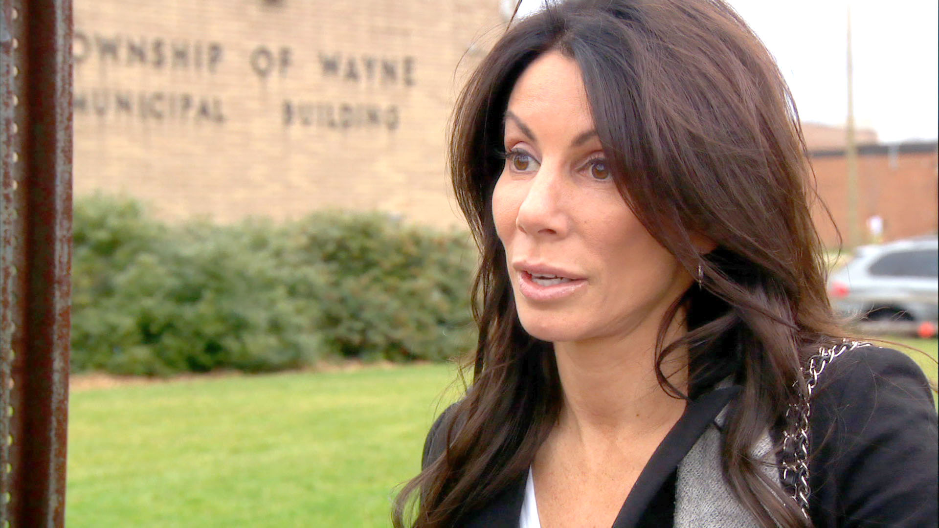 Watch The Real Housewives of New Jersey Episode: Staub Wounds - NBC.com - The Real Housewives Of New Jersey Allegation Aggravation