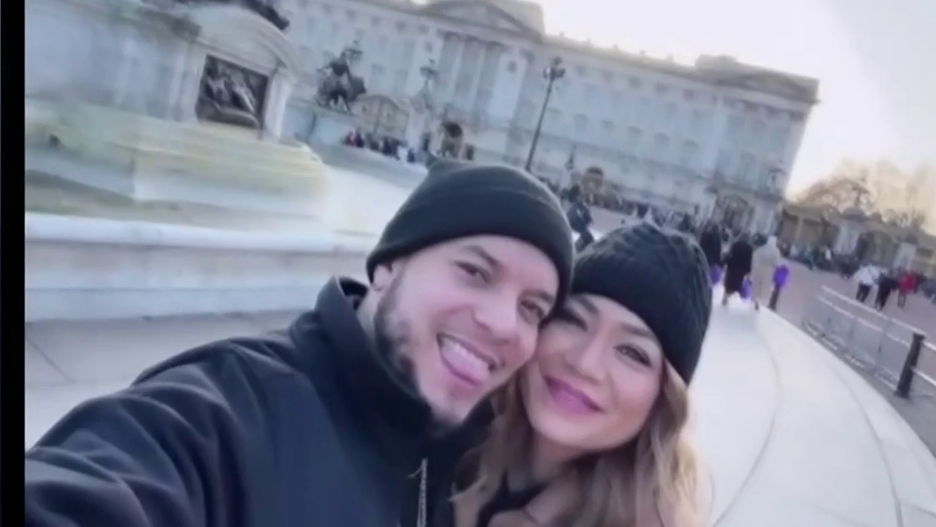 Watch Al Rojo Vivo Highlight: Lorenzo Méndez presume a su novia en