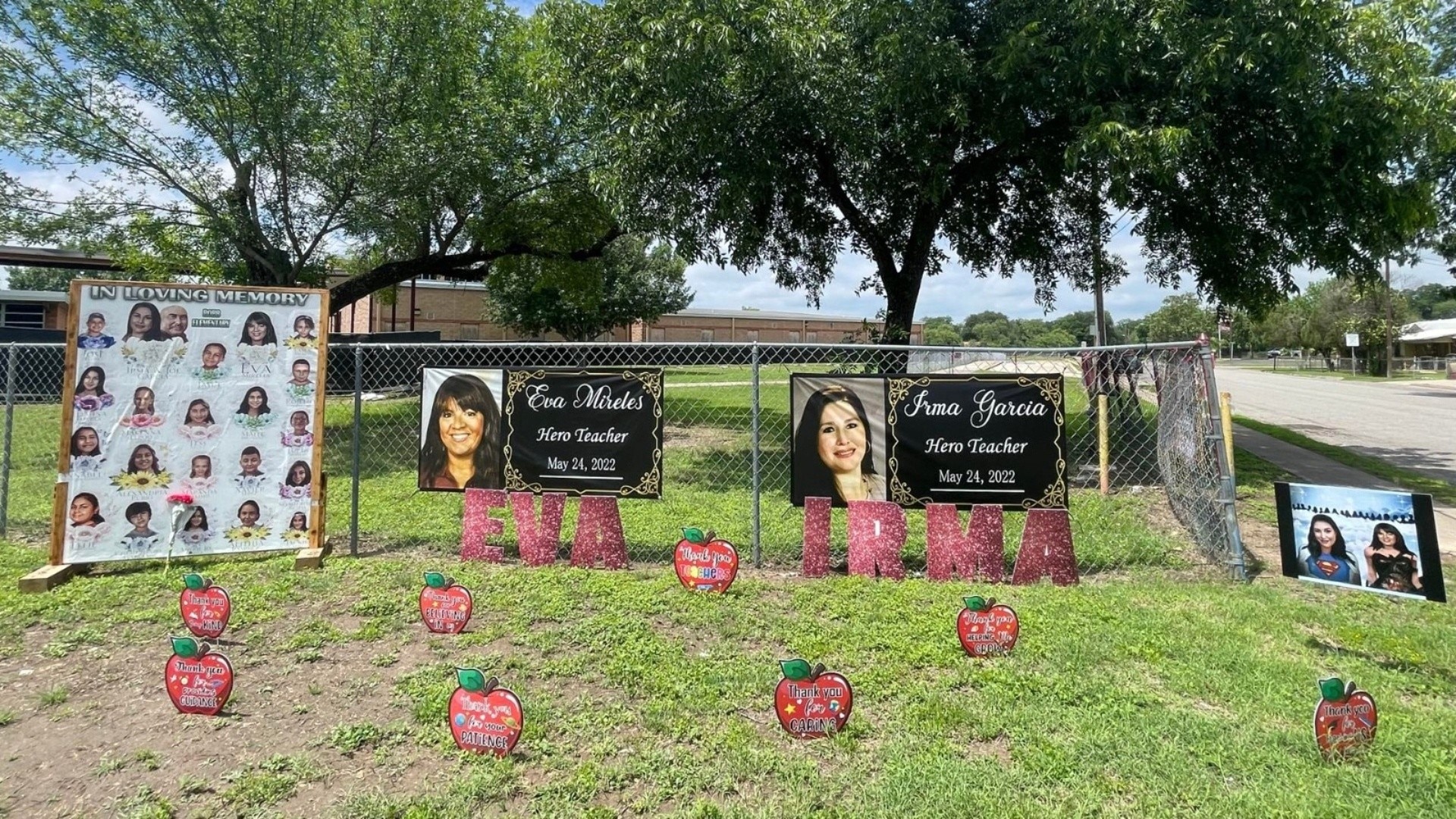 Watch Noticias Telemundo Mediodía Highlight Familiares de las víctimas