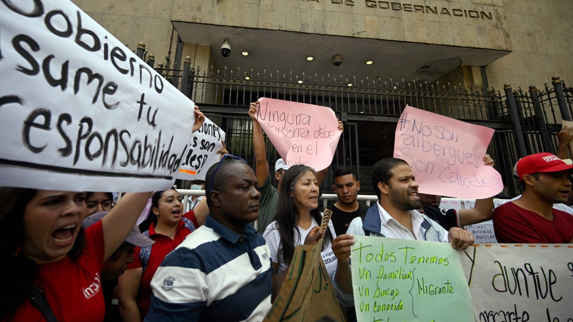 Watch Al Rojo Vivo Highlight Protestan En México Por Tragedia En Centro De Migrantes De Ciudad