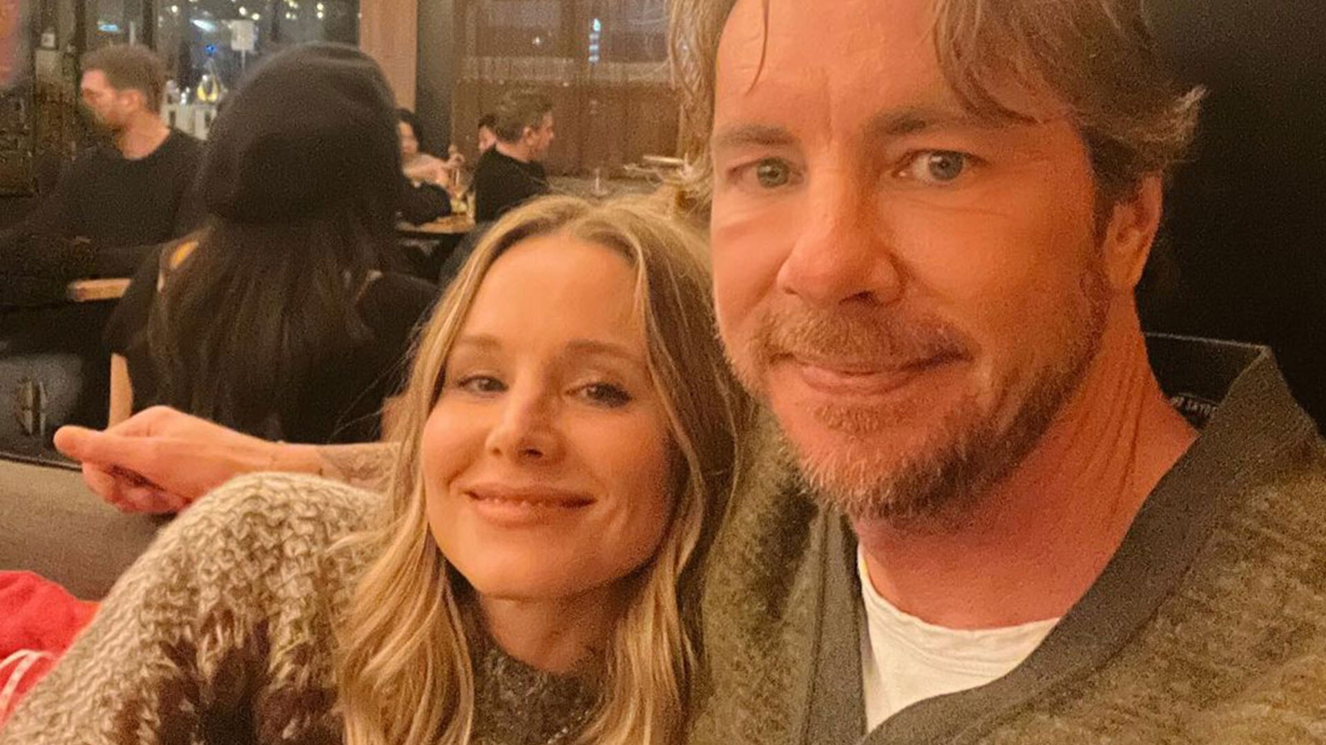 Watch Access Hollywood Highlight Kristen Bell & Dax Shepard Reveal(00)