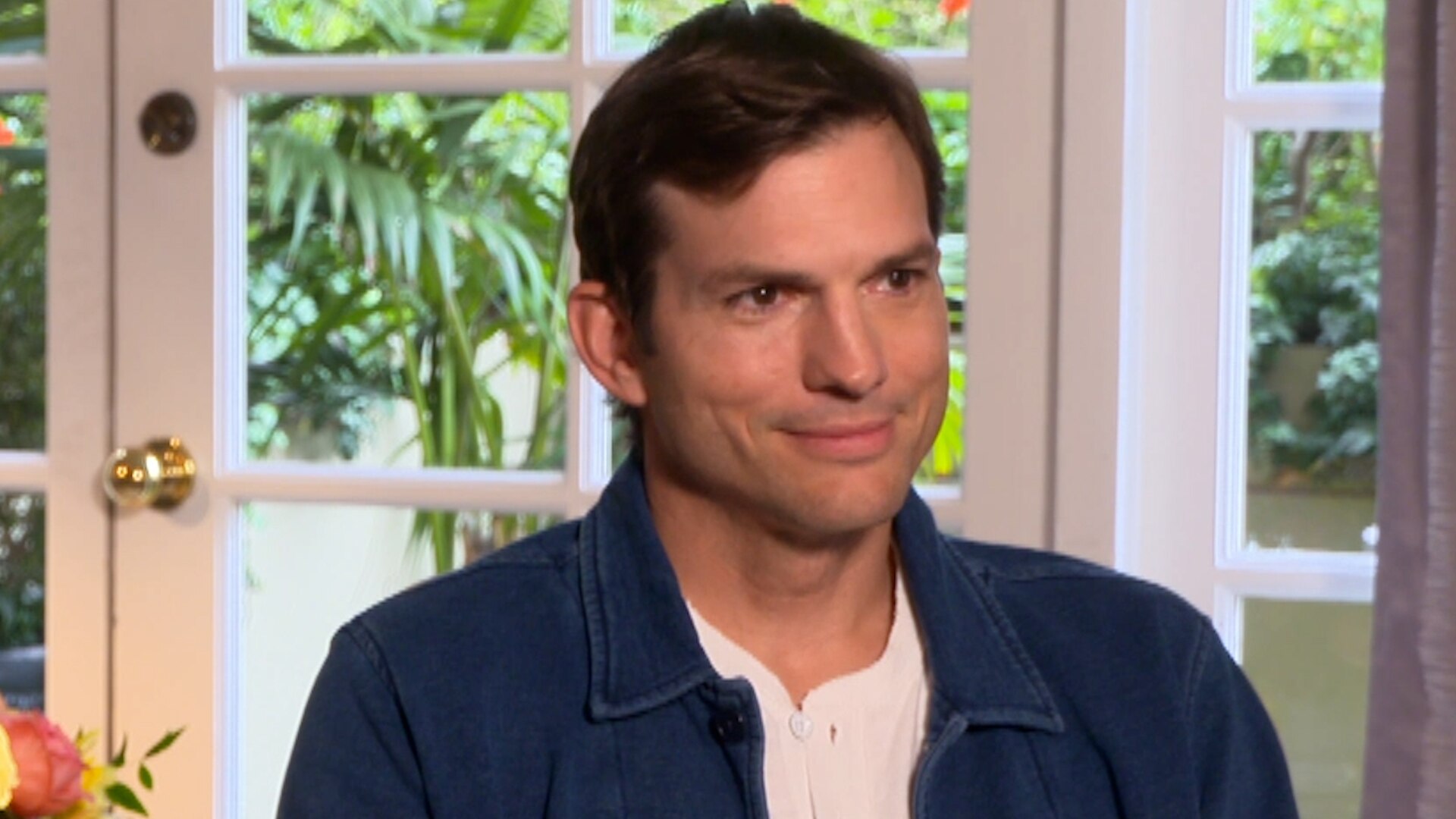 Watch Access Hollywood Highlight Ashton Kutcher Reveals Hes His Sons Den Leader For His Cub 7171