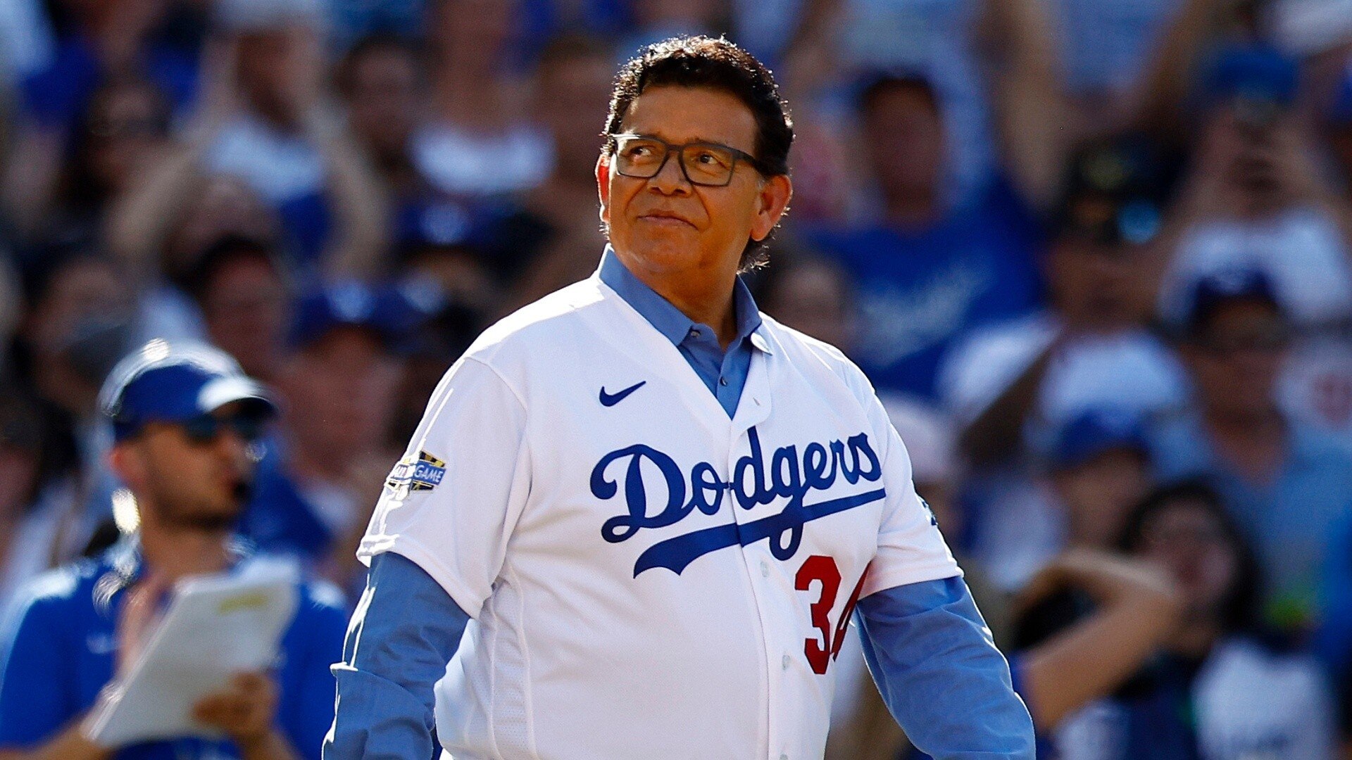 Los Angeles Dodgers tributa a Fernando Valenzuela en nuevo uniforme