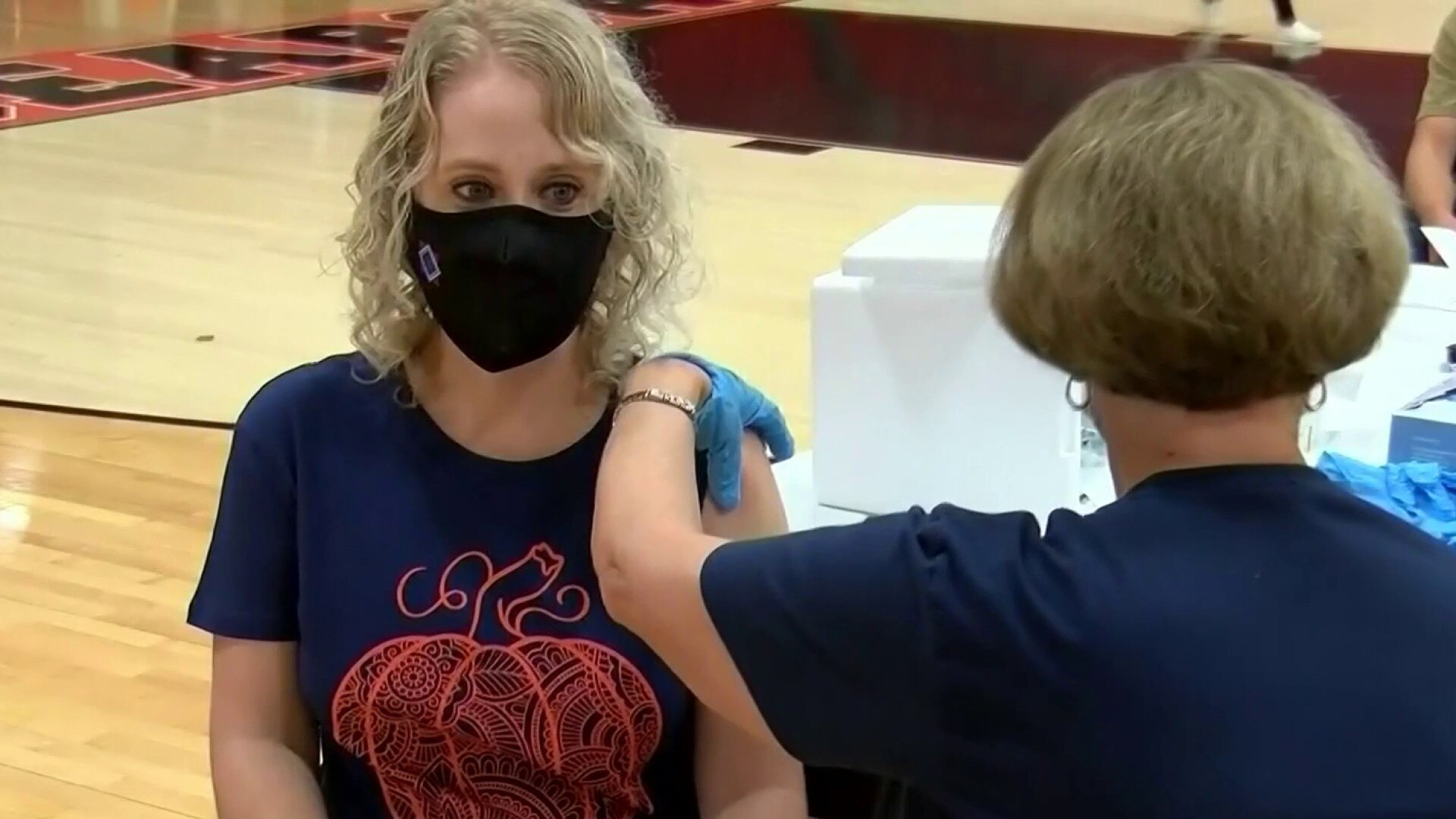 Watch Noticias Telemundo Highlight Los Cdc Recomiendan Nueva Ronda De