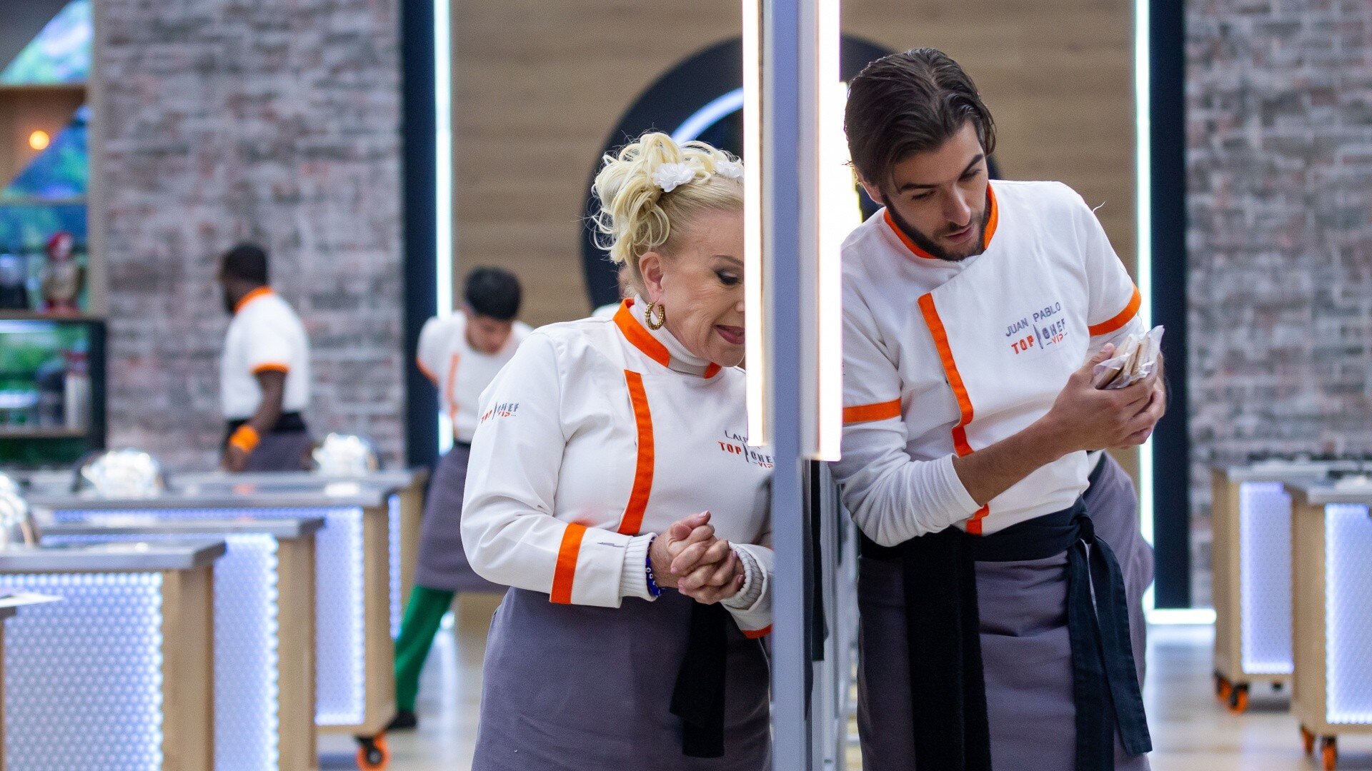 Watch Top Chef VIP Highlight Participantes dejan sus quejas en un muro