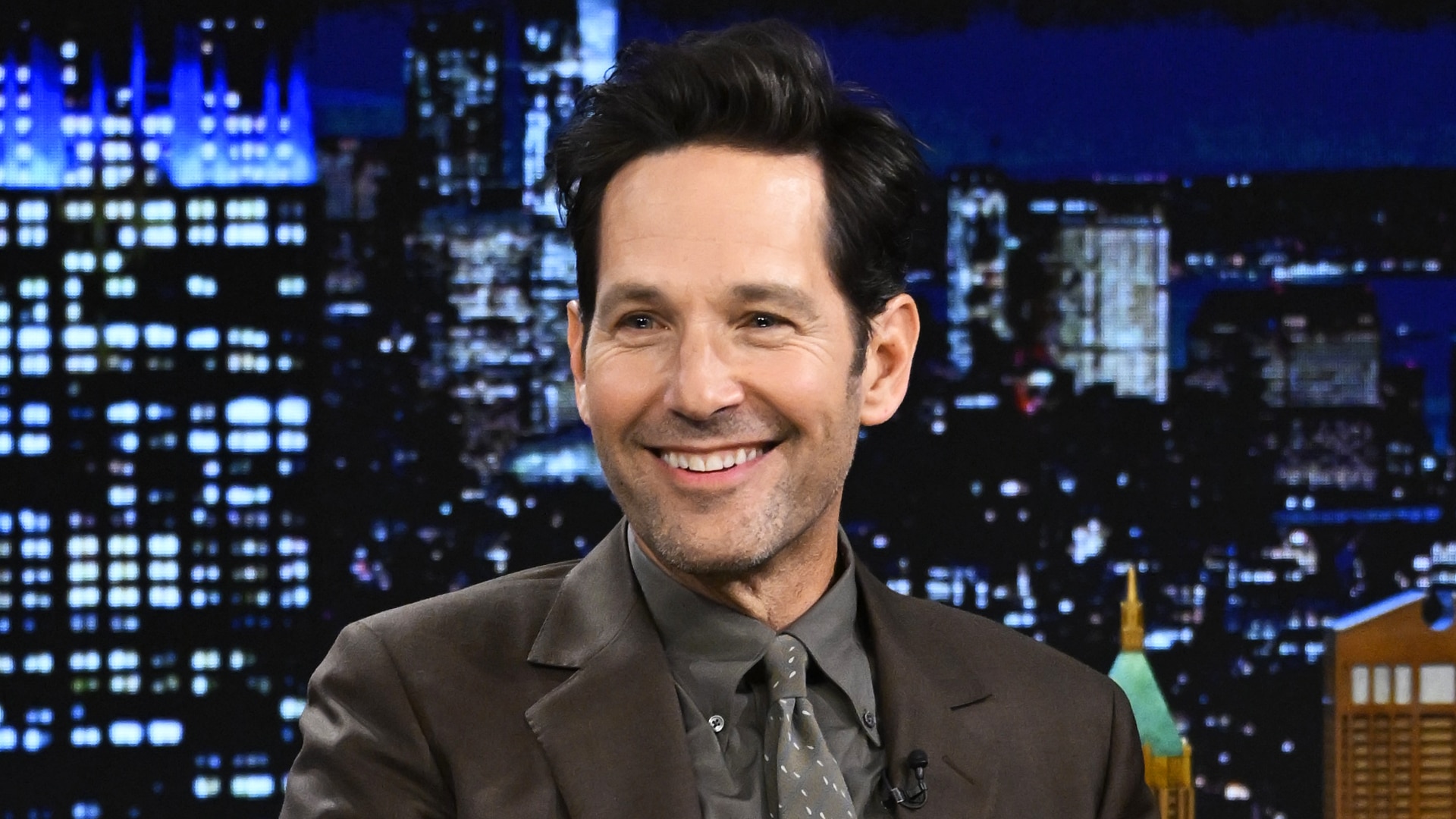 Paul Rudd & Jimmy Fallon's Recreated Dead Or Alive's 'You Spin Me Round  And It's Amazing [Video]