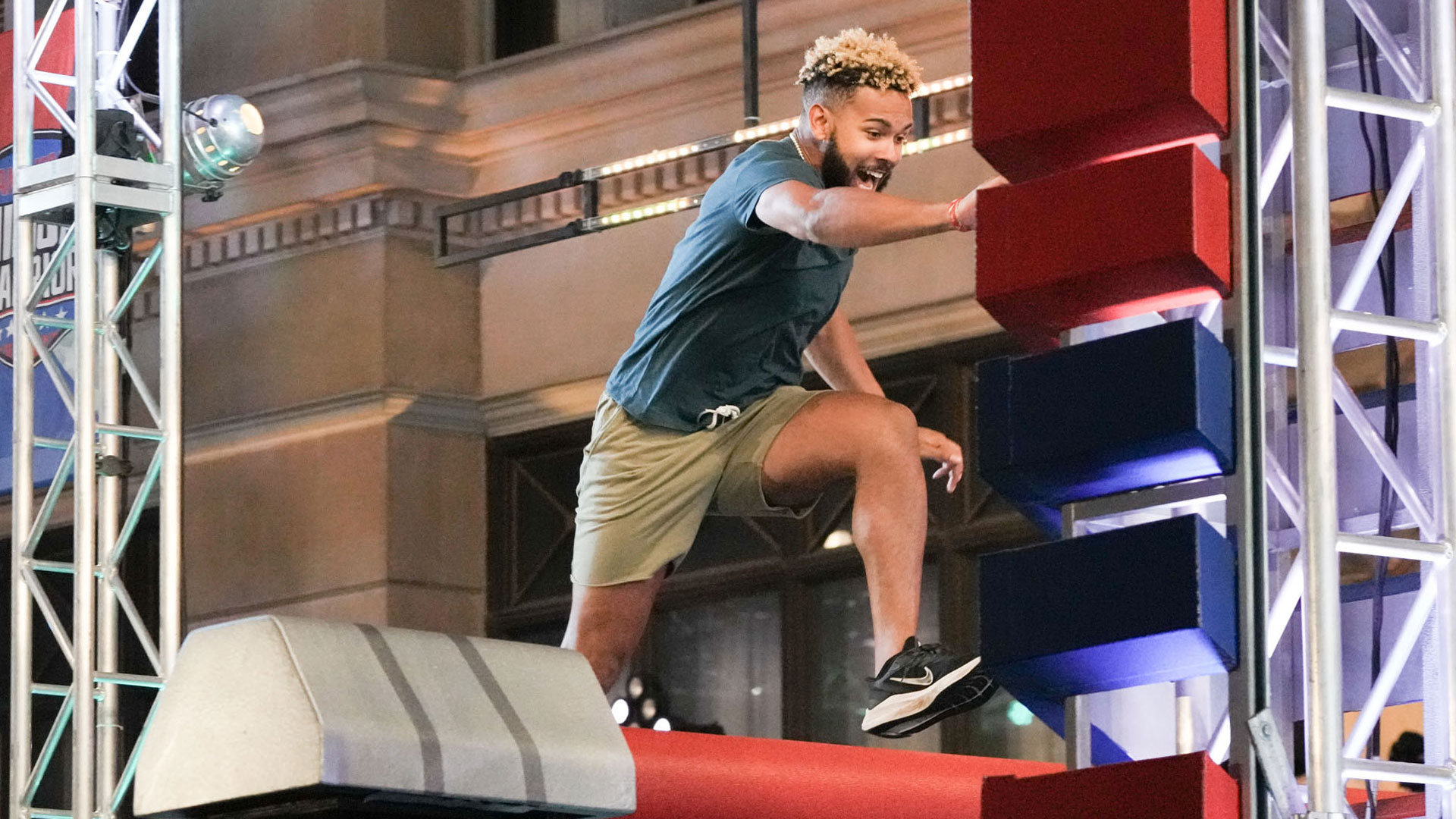 Watch American Ninja Warrior Episode Qualifiers 3