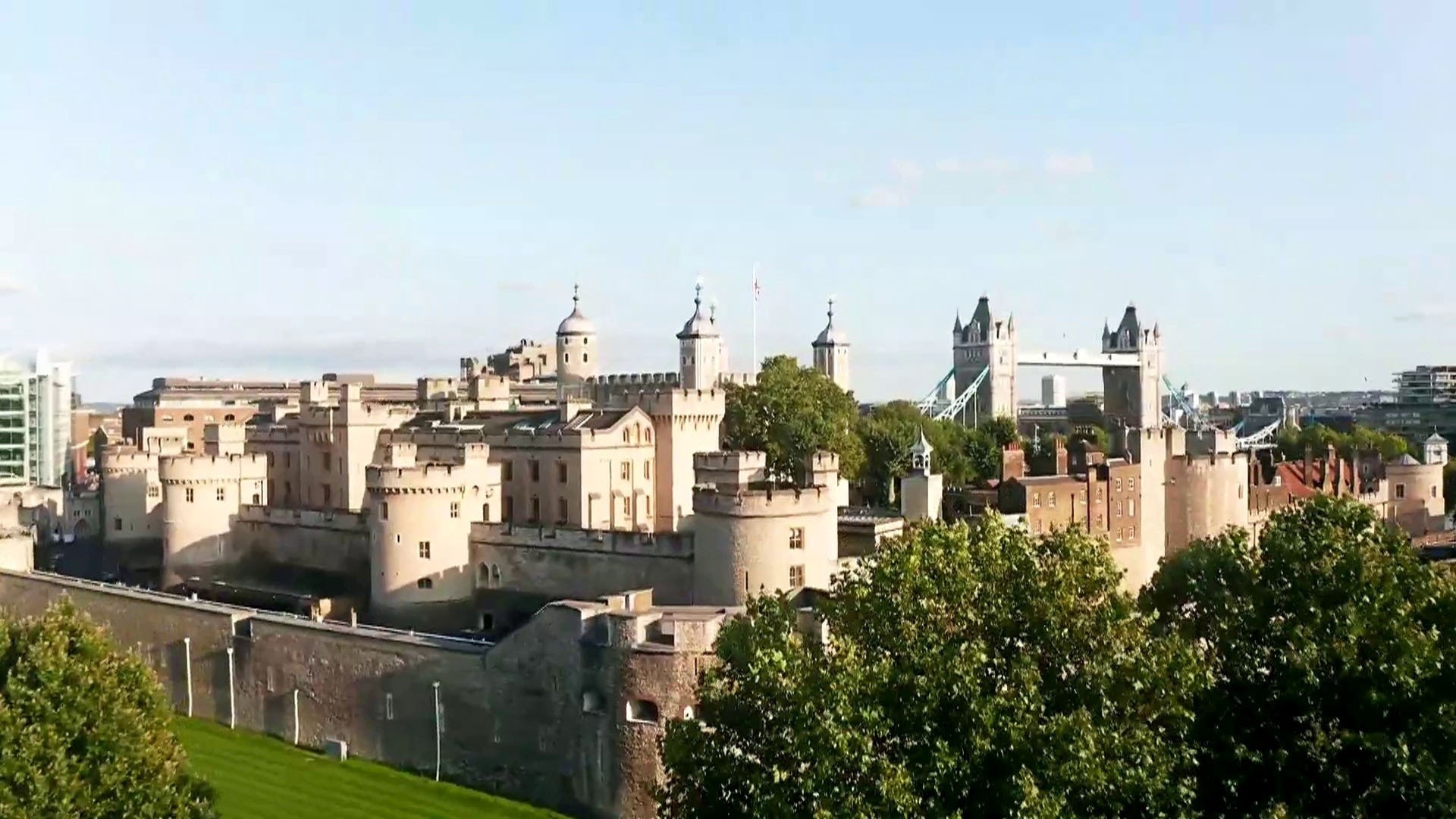 Watch Today Excerpt Take A Look Inside The British Royal Palaces Steeped In History 6793