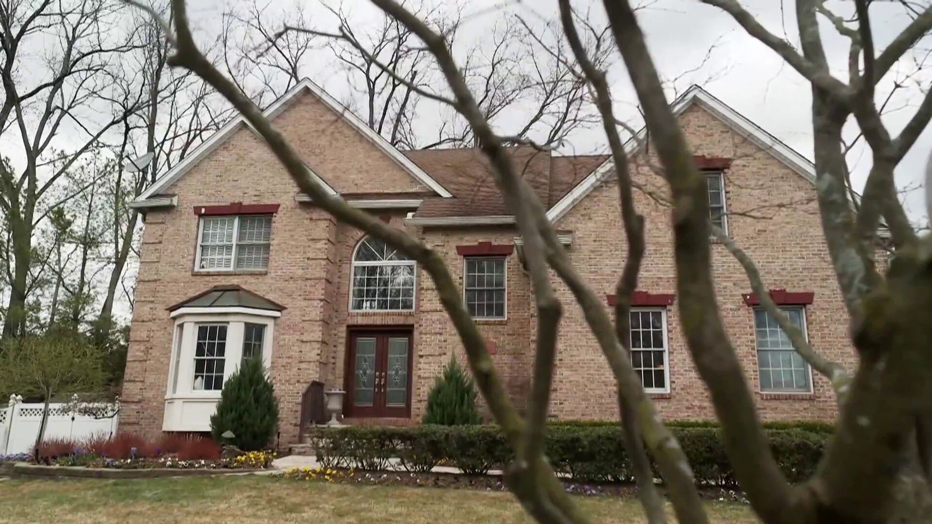 Watch TODAY Excerpt How to stage a home to sell it faster — and above