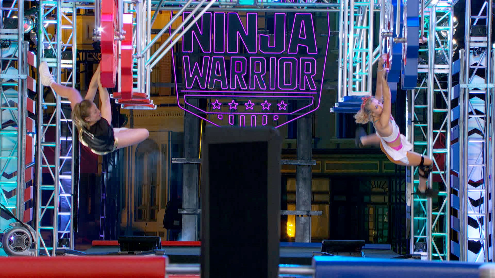 Watch American Ninja Warrior Highlight Race Jaleesa Himka vs. Amelia