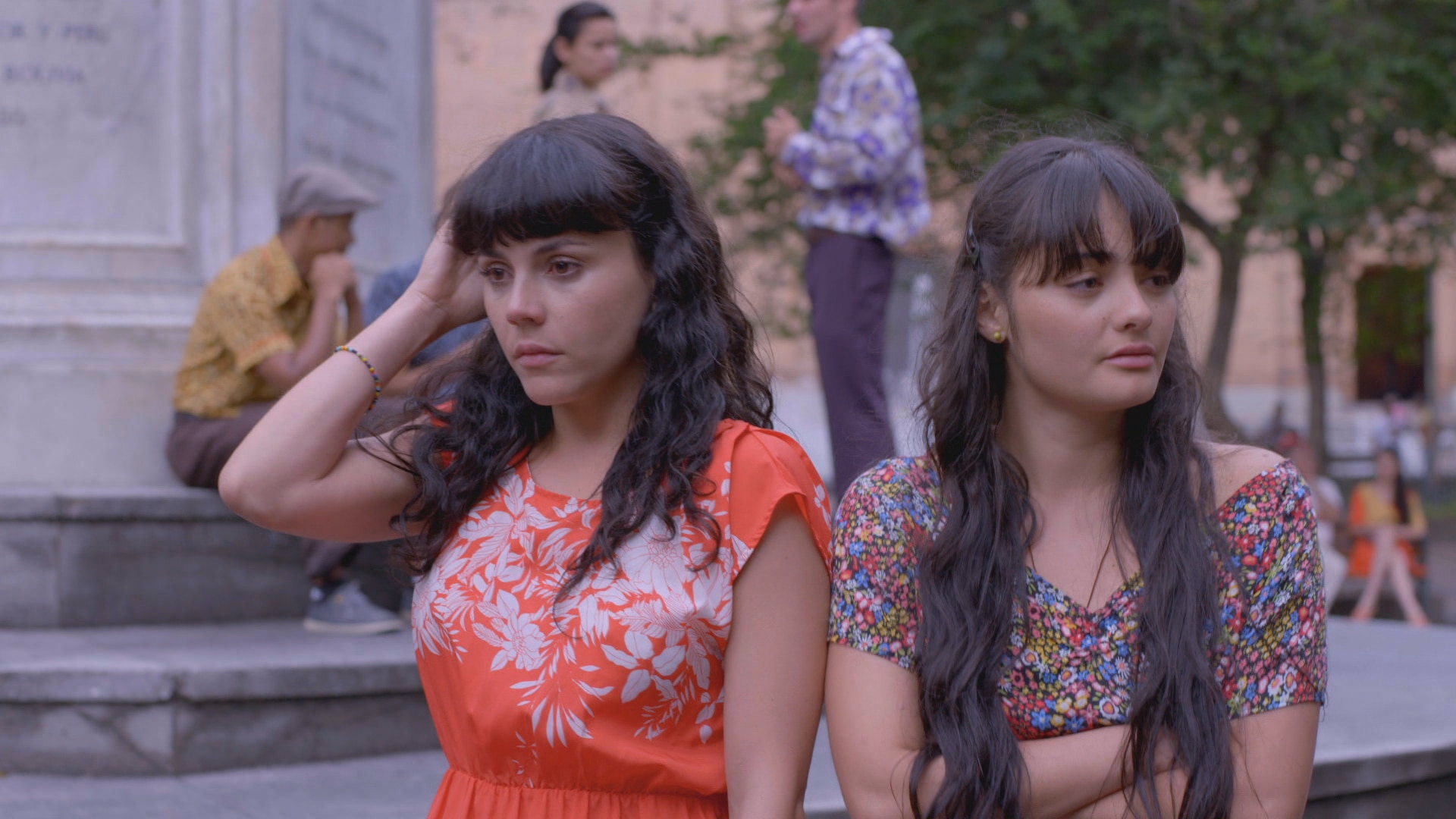 Watch Hermanitas Calle Episode Tocar puertas