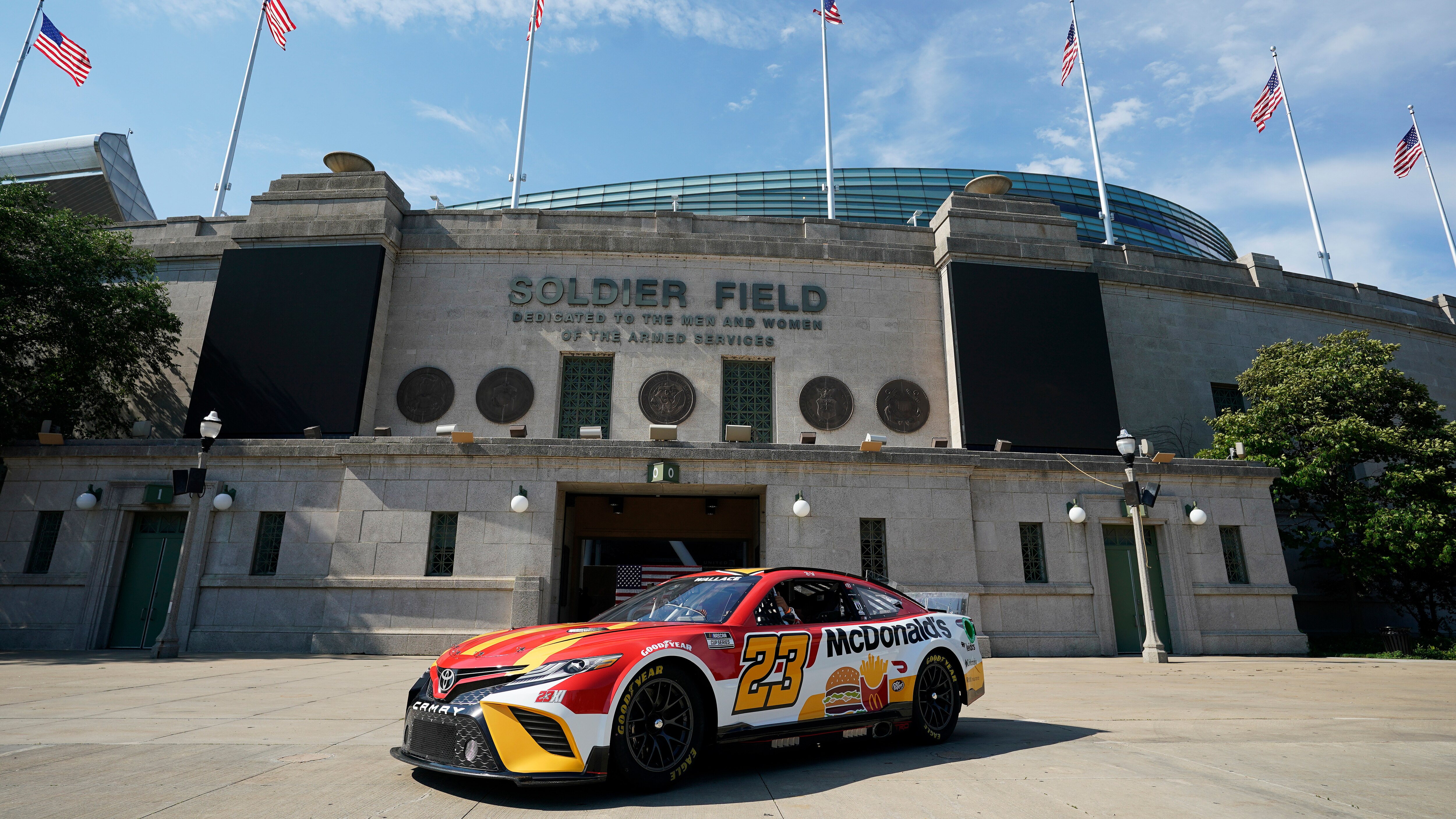 Watch NASCAR Clip Drivers tackle Chicago trivia ahead of street race