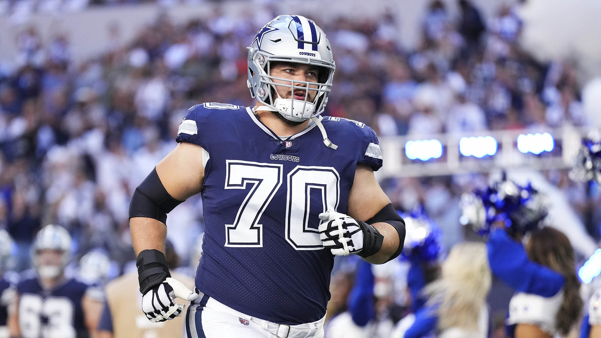 Zack Martin sends message to Cowboys by missing team flight, Pro Football  Talk