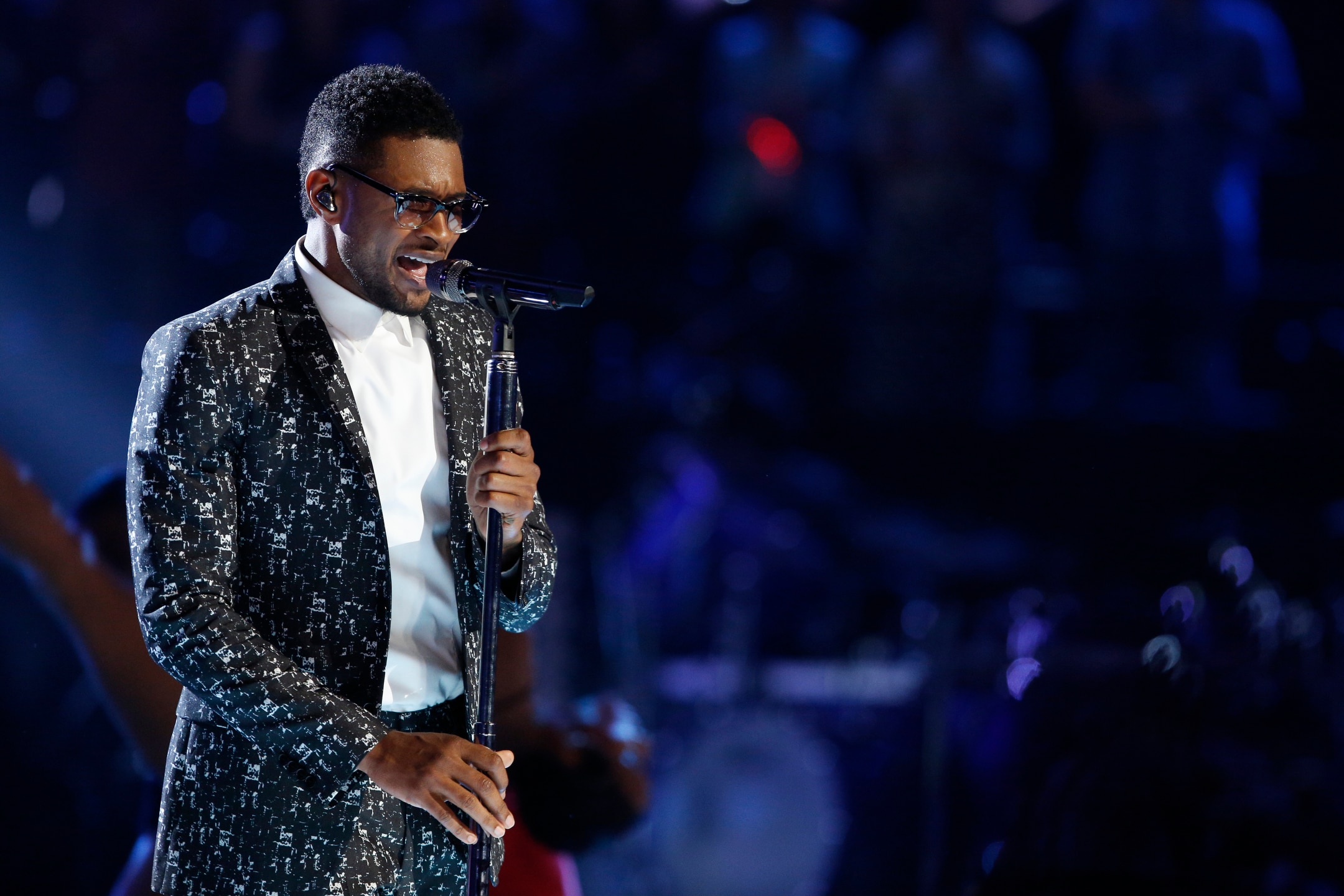 The Voice Onstage Usher Photo 218861