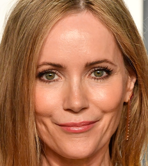 Leslie Mann Sharpens Up in Strapless Jumpsuit, Pointy Pumps & Quirky  Glasses for 'Jimmy Fallon